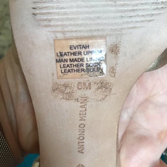 Stunning Antonio Melani Gold Ankle Strap Sandals - Picture 10 of 12